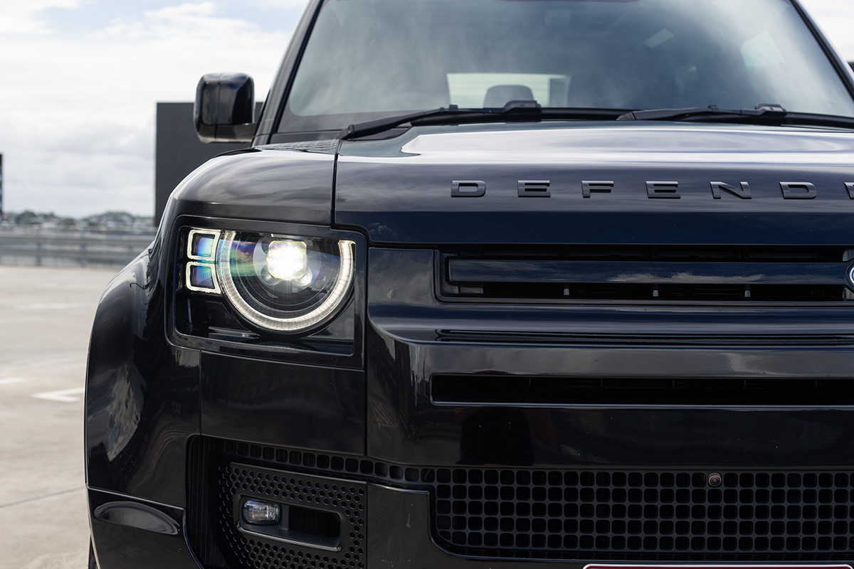 Land Rover Discovery Front Right Quarter with LED light on