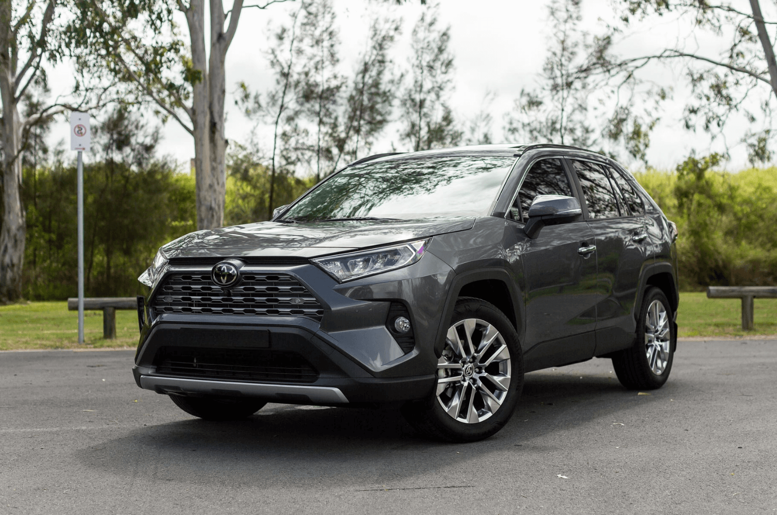 Red_Plum_Automotive_Luxury_Car_Broker_Brisbane_Australia_Toyota_Rav4_Hybrid