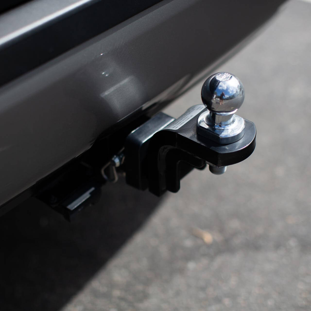 Red_Plum_Automotive_Luxury_Car_Broker_Brisbane_Australia_2020-Toyota-RAV4-Cruiser-Auto-2-WD-tow-bar-Image